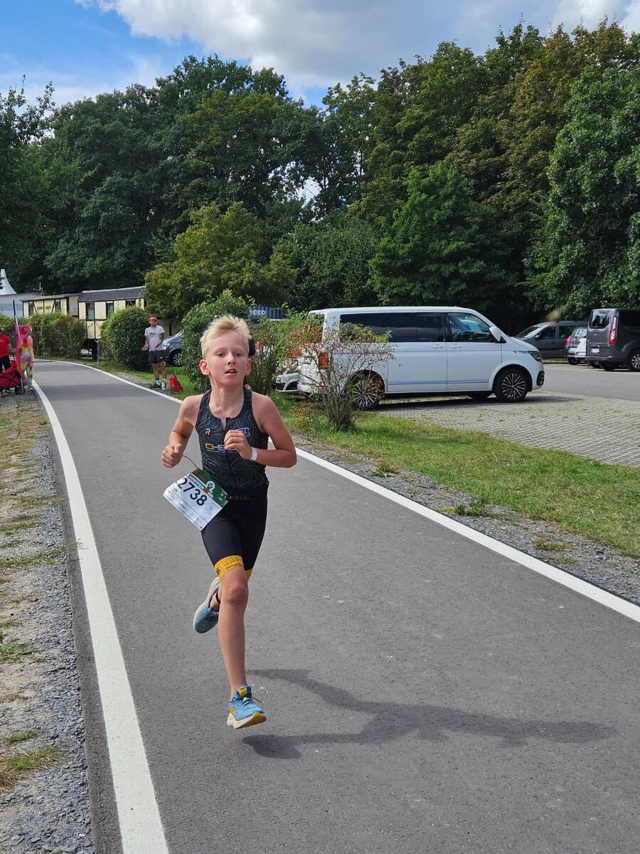 Asphalt statt Gelände: O-SEE Kids räumen beim KnappenMan ab - Galerie