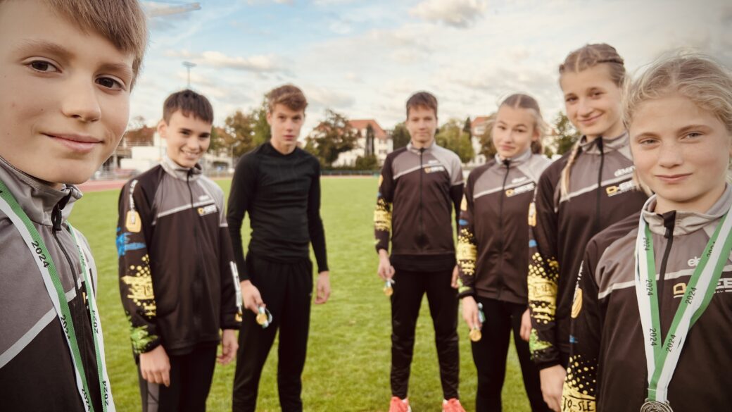 Sprintstaffel-Medaillen und gute Mittelstreckenergebnisse für O-SEE Sports