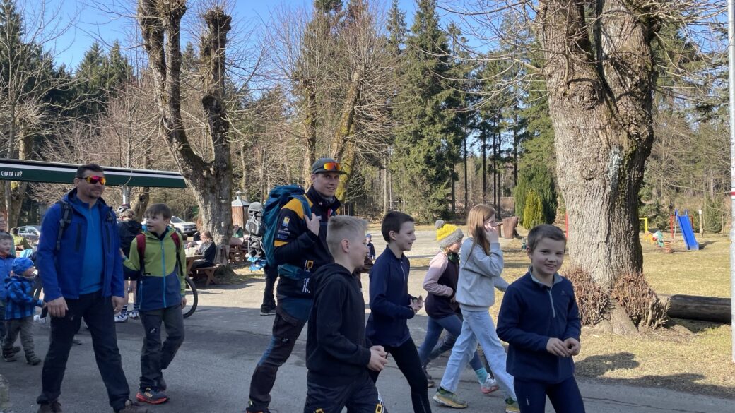 Frühlingswanderung mit Rutschpartie